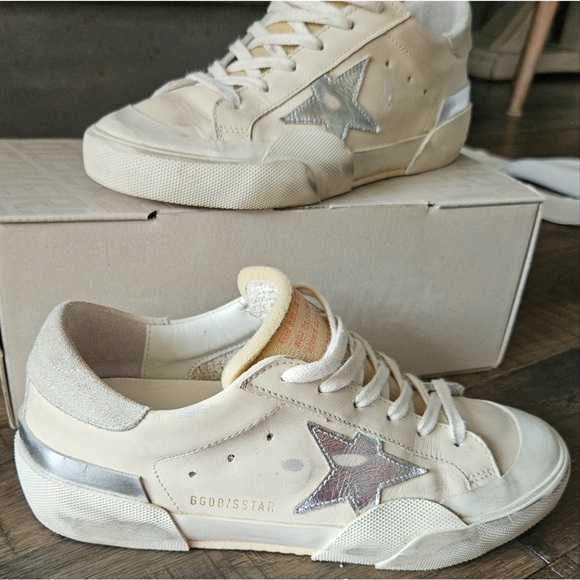 AUTHENTIC*** Golden Goose Beige Penstar Sneakers with Metallic Star